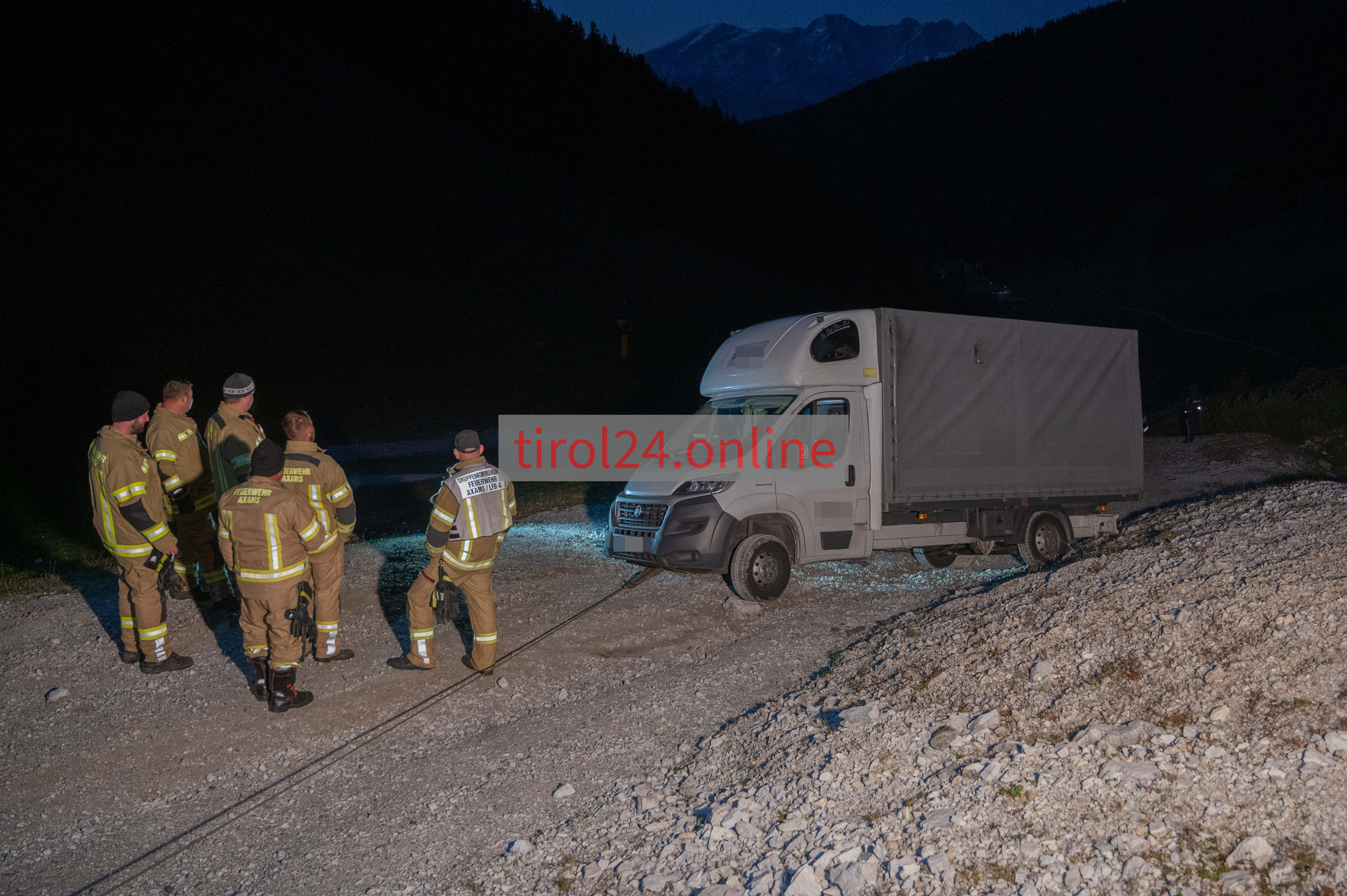 Kleintransporter auf Skipiste