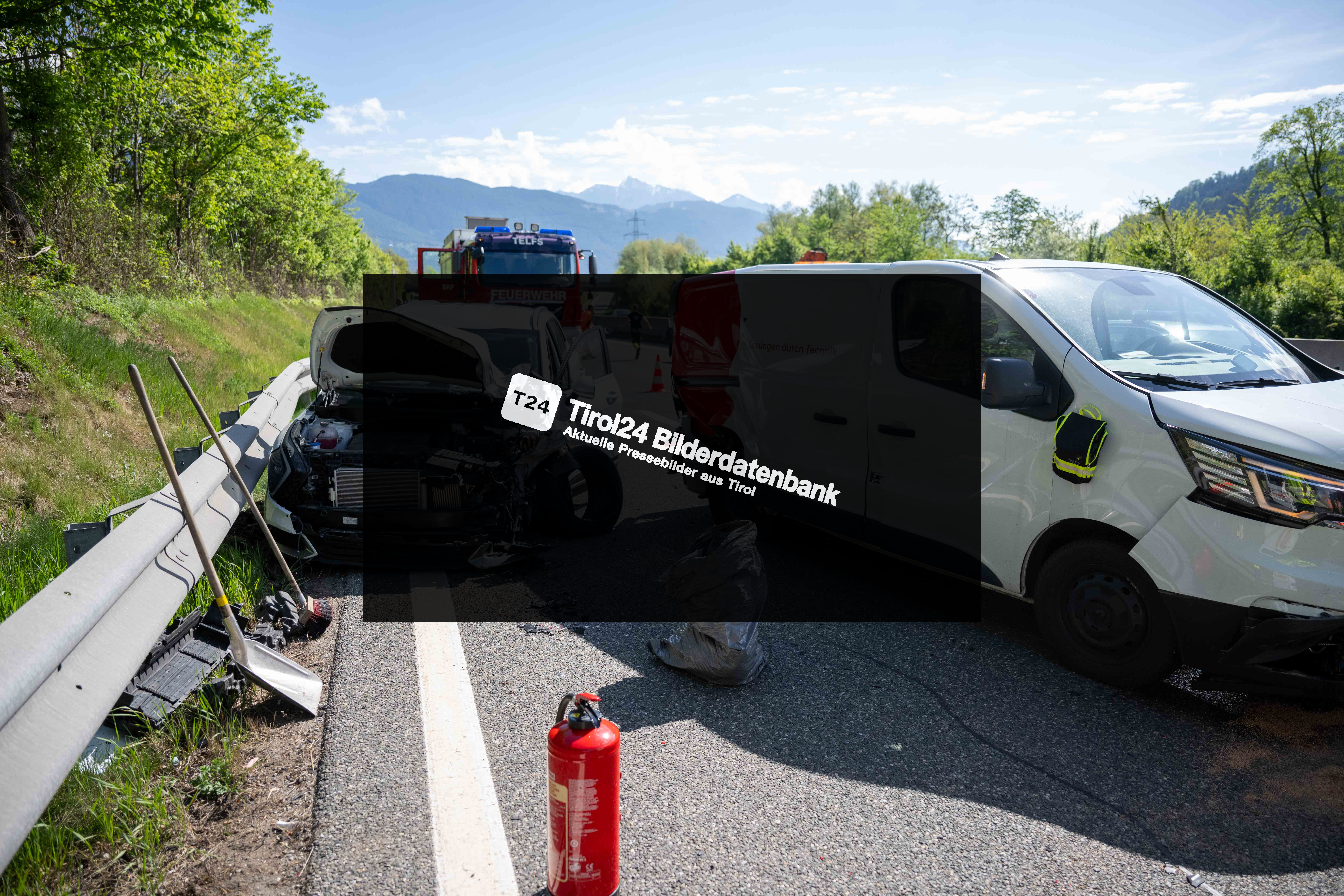 2025-04-28: Unfall mit mehreren Fahrzeugen A12