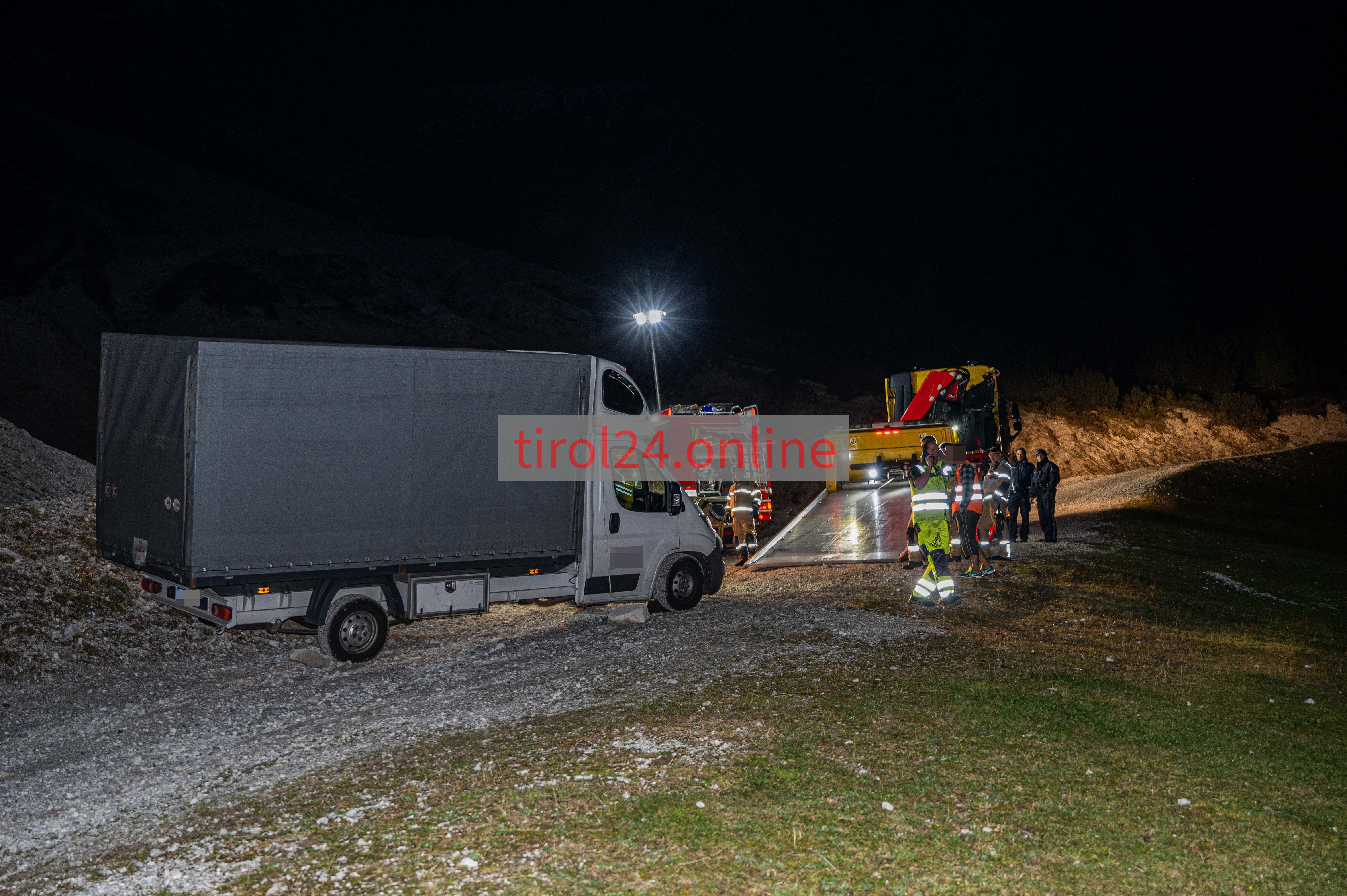 Kleintransporter auf Skipiste