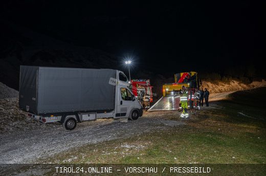 Kleintransporter auf Skipiste