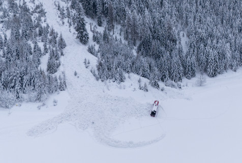 TEST Lawine Bach (1/5)